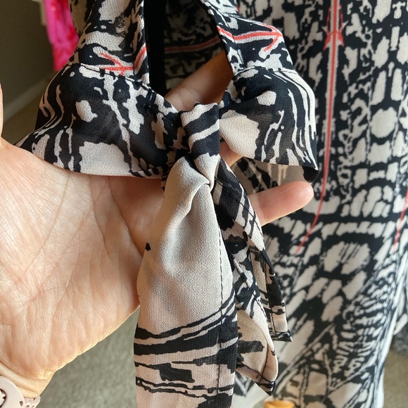 Umgee unique print dress with tie sleeves, fully lined, size small - Picture 5 of 13